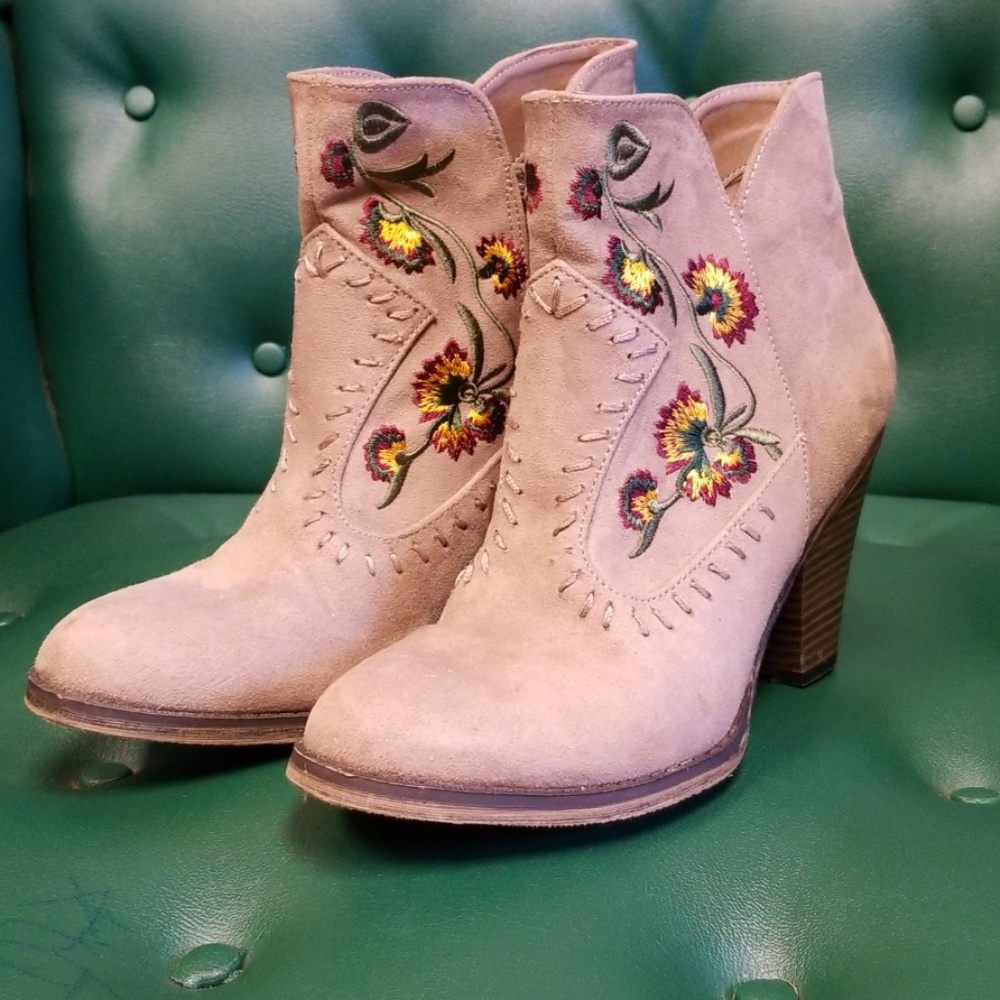 BOOTIES - Picture 2 of 3